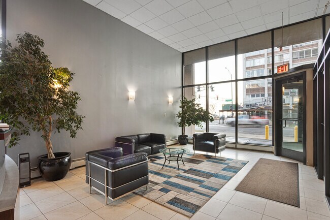 Foto del edificio - 6166 N Sheridan Rd