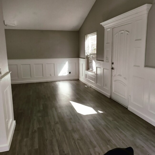 Building Photo - 4921 S Rifle Ct