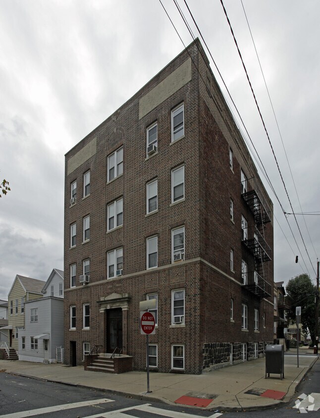 943 Pavonia Ave, Jersey City, NJ 07306 Apartments at 943 Pavonia Ave