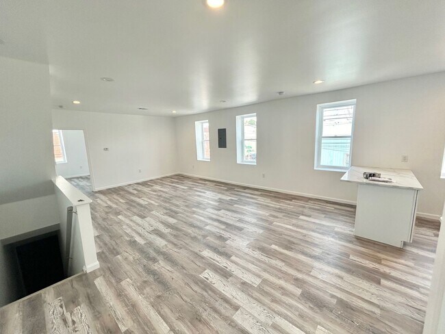Foto del edificio - 3 Bedroom in Bridesburg
