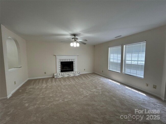 Building Photo - 4718 Reinbeck Dr
