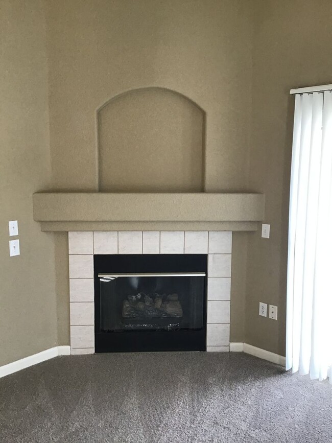 Building Photo - Beautiful Condo for rent in the Broadlands...