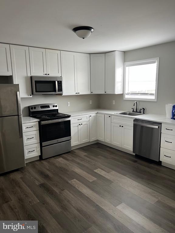 Building Photo - 208 Sunset Dr