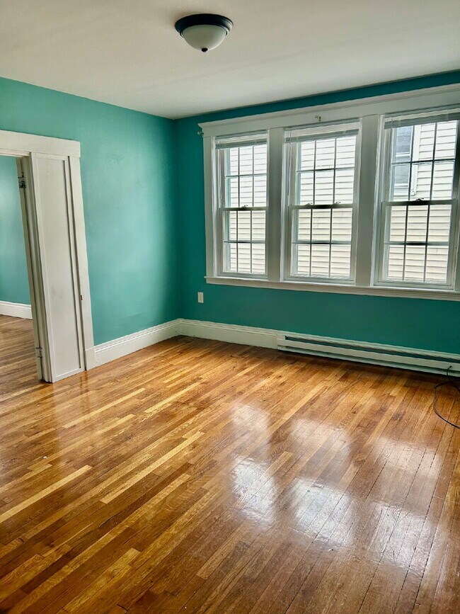 Foto del edificio - Available Now! Cozy and Modern 4 bed 1 bath unit on Congress Avenue