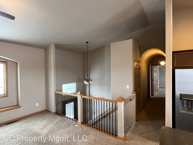 Building Photo - 4 br, 3 bath House - 366 Edelweiss Ln