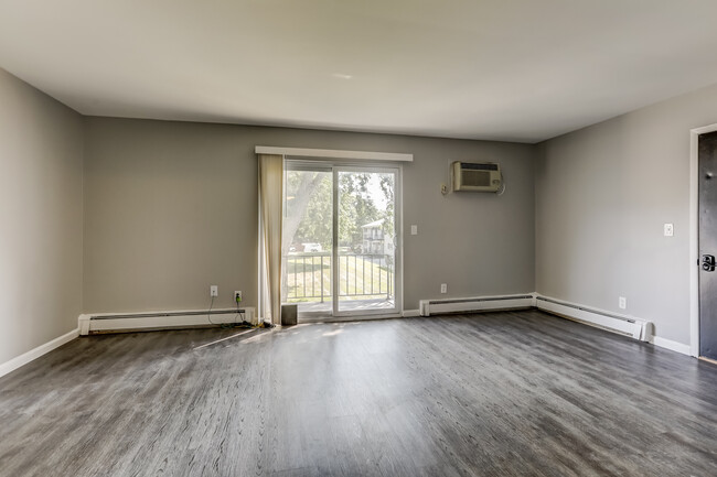 Building Photo - 5640 Pardee Ave