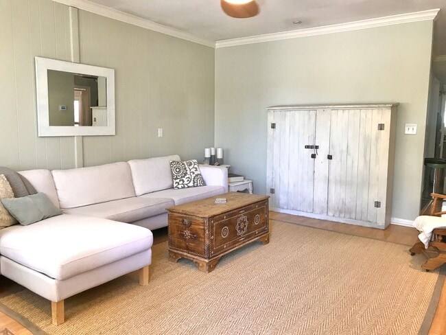 Building Photo - Ojai 2 bedroom 1 bathroom