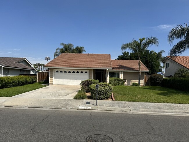 Building Photo - Single story 3 bed 2 bath House in Riversi...