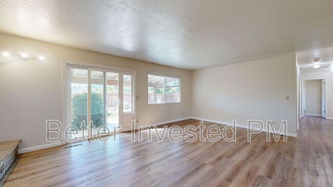 Building Photo - 381 Zinfandel Dr