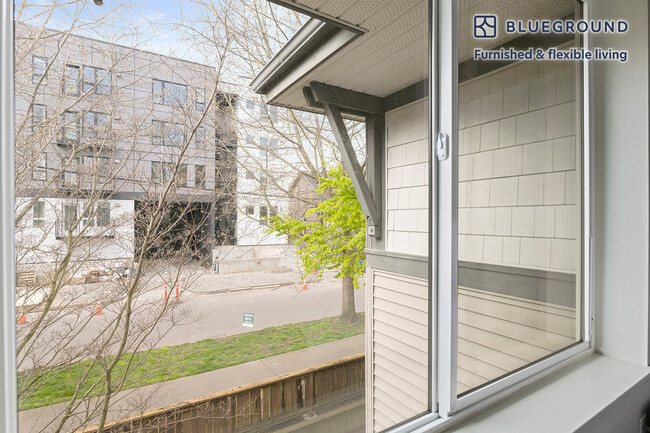 Foto del edificio - 4760 21st Ave NE