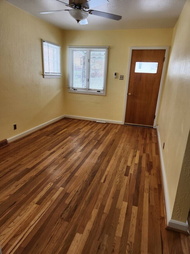 Foto del edificio - Charming 3 Bedroom Home Located in The Dow...