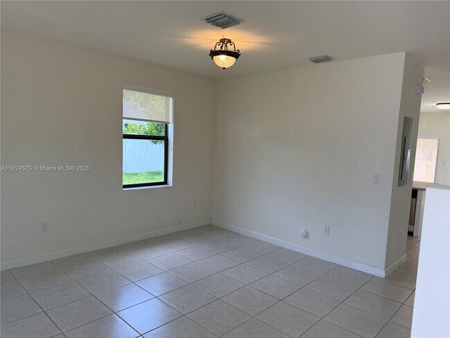 Foto del edificio - 10623 West 33rd Ct