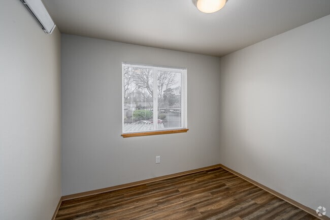 2BR, 1BA - 862SF - Bedroom - Lexington Apartments