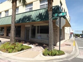 Building Photo - 206 W Main St