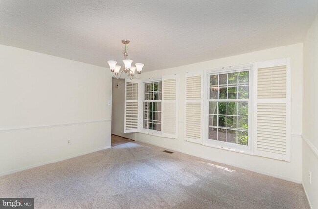 Building Photo - 7690 Middle Valley Dr