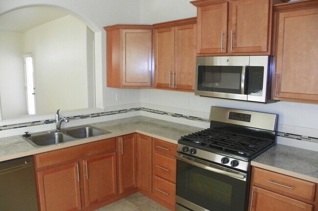 Foto del edificio - Newer SE Bend House, 3 Bdrm, 2.5 Baths, Al...