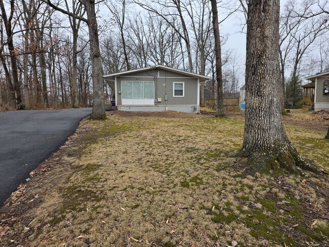 Foto del edificio - 611 Austin Ln