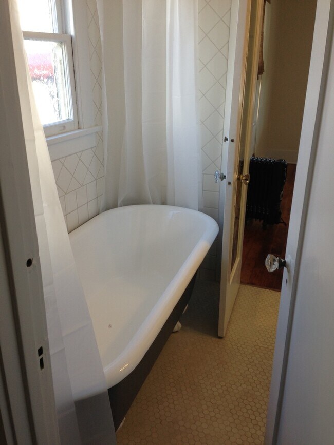 Building Photo - 425 Grand Blvd