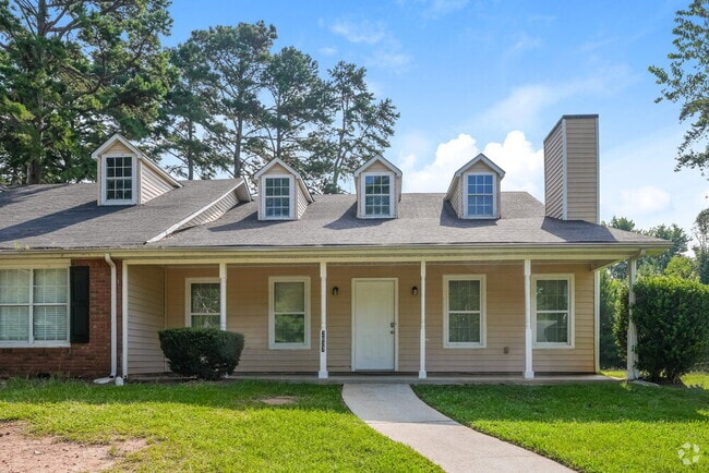 Building Photo - 2627 Country Trace SE