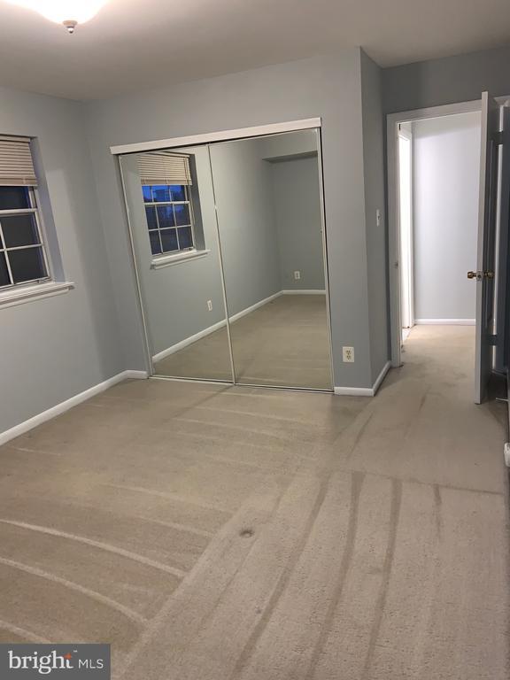 Building Photo - 7092 Spring Garden Dr