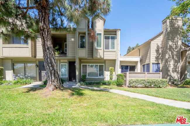 Building Photo - 16520 POPPYGLEN Ln