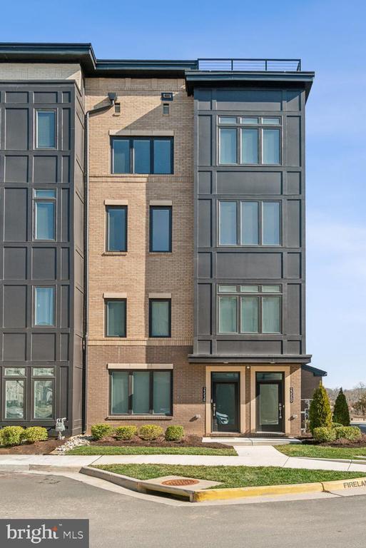 Building Photo - 23540 Neersville Cor Ter