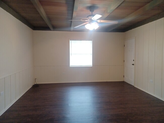 Foto del edificio - 1719 Oakley Ct