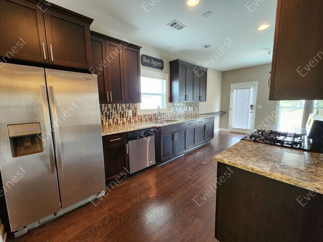 Foto del edificio - 1519 Bungalow Lane NW