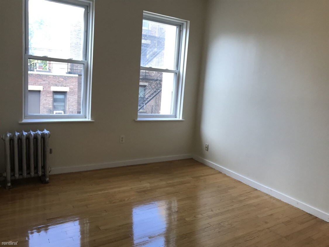 Primary Photo - 165 Hemenway St
