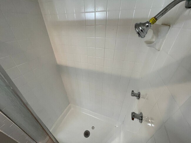 Foto del edificio - 3 br, 2 bath House - 2612 N Ann Arbor Ave....