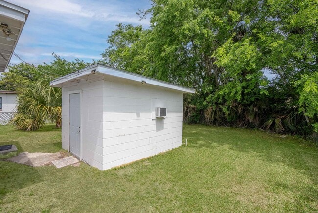 Building Photo - 20 Rollins Ave