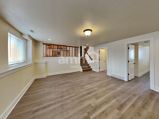 Foto del edificio - 4915 W 150 N