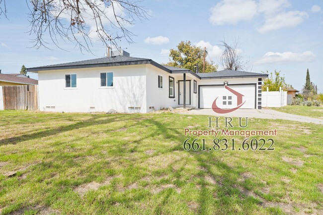 Building Photo - 3 bedroom, 2 bathroom house in SW Bakersfield