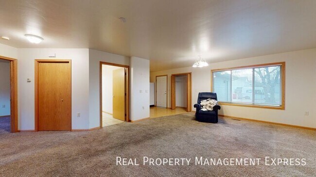 Foto del edificio - 5200 S Baneberry Ave