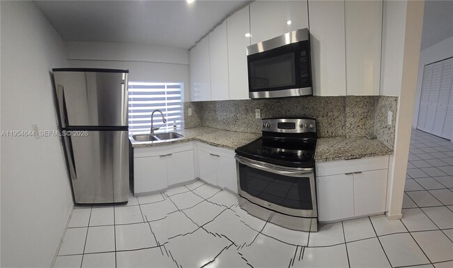 Foto del edificio - 9431 SW 4th St