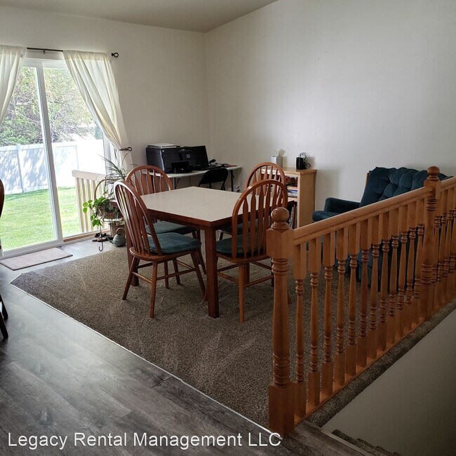 Foto del edificio - 4 br, 3 bath House - 905 Clara Court