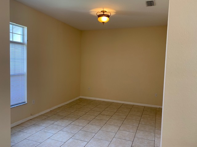 Living Room - 409 Windermere Dr