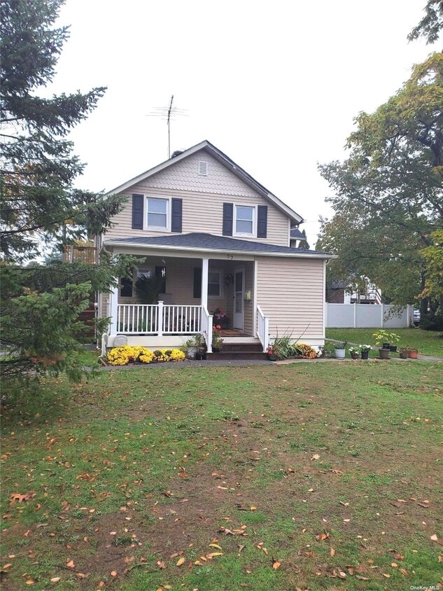 67 Union Ave, Islip, NY 11751 House Rental in Islip, NY
