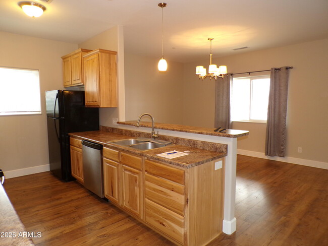 Foto del edificio - 1323 E Graham St