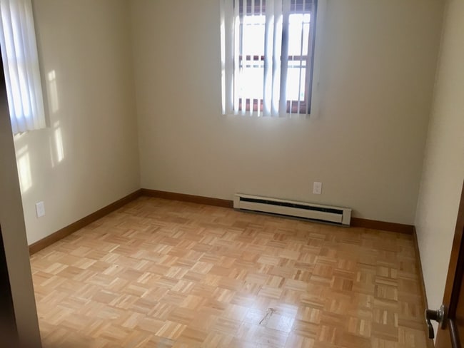 Foto del edificio - 75 Ingleside Ave