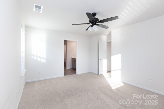 Foto del edificio - 2125 Allium Dr