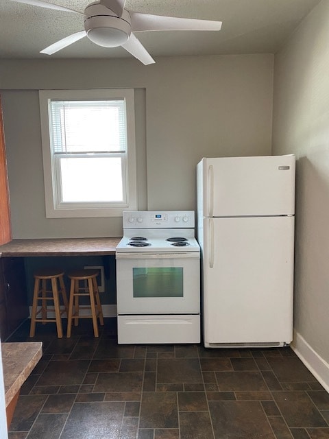 Building Photo - Main St