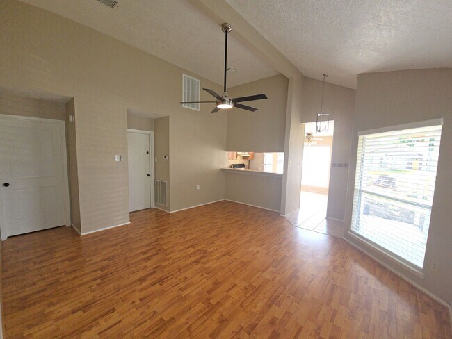 Foto del edificio - 11130 Thunderhaven Dr