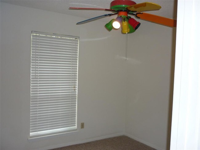 Building Photo - 754 Dezso Dr