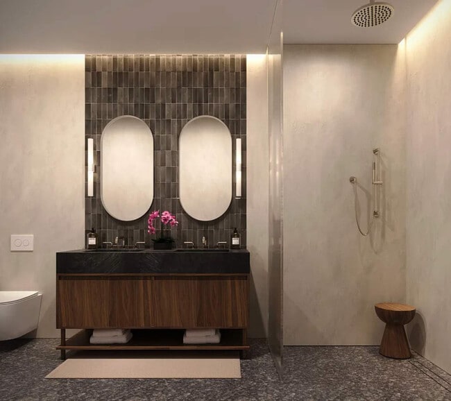 Building Photo - 350 E 18th St