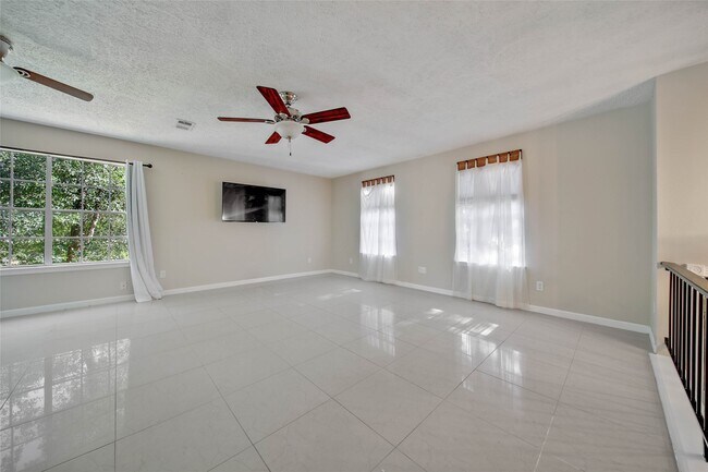 Foto del edificio - 2603 Rosewood Pl