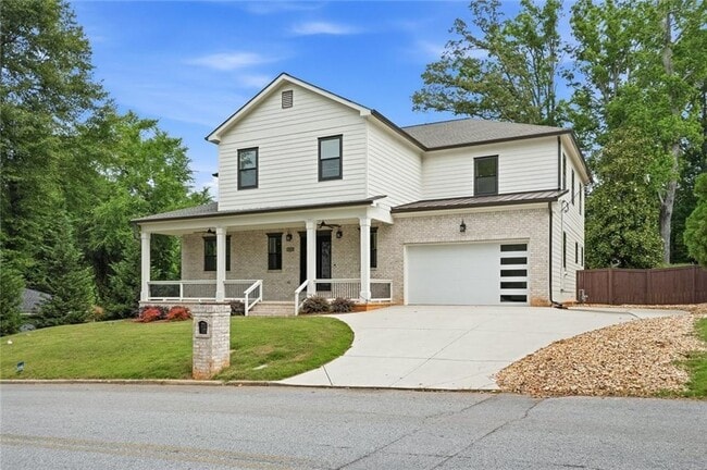 Building Photo - 2415 W Rugby Ave