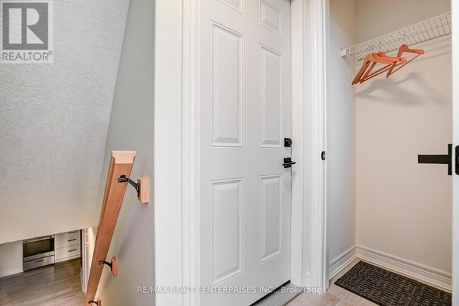 Building Photo - 29 Maidens Cres