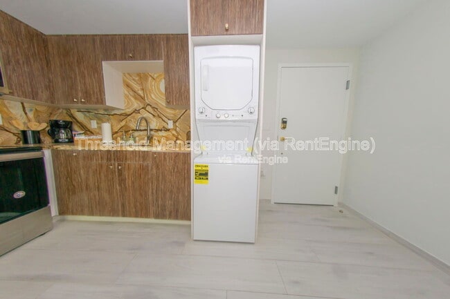 Building Photo - 820 Ocean Dr
