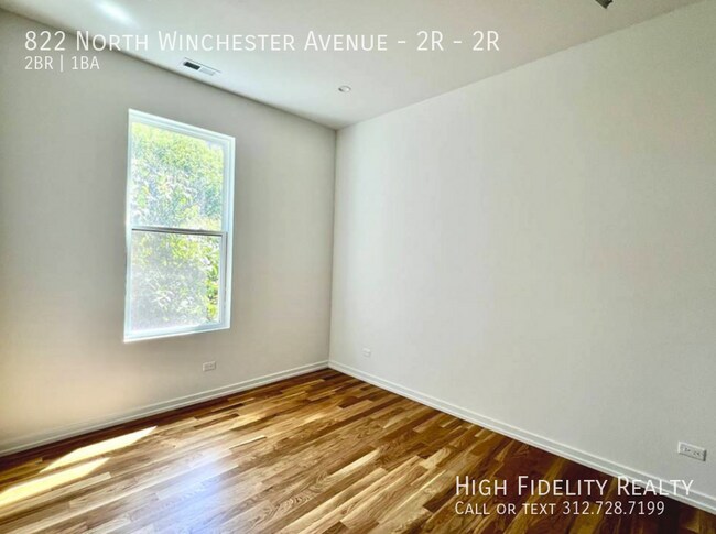 Foto del edificio - 822 N Winchester Ave